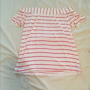 Off the shoulder maternity shirt